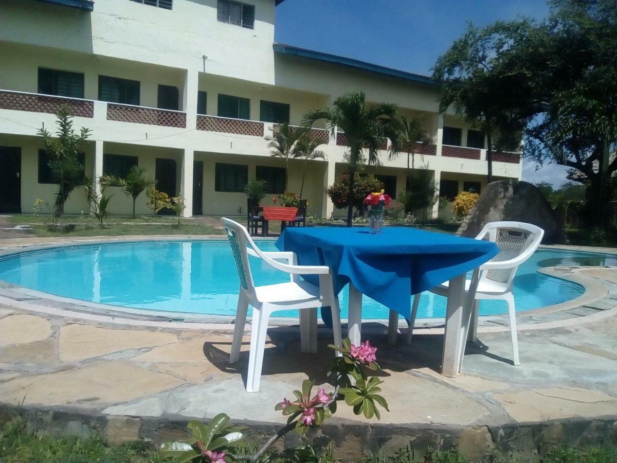 Ashari Hotel Shanzu Exterior photo